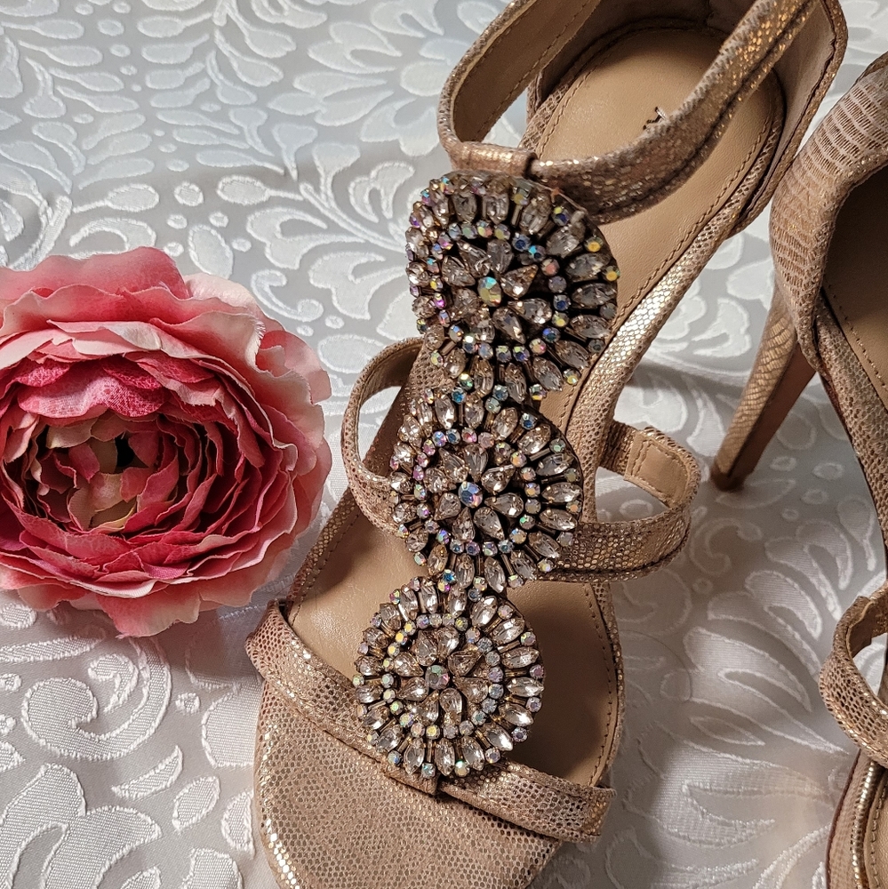 High heels shoes